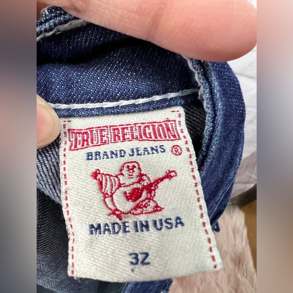 True Religion Short - Picture 4 of 5